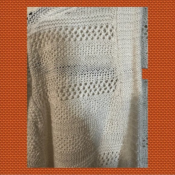 A Laura white short sleeve sweater in size 2X petite - Picture 4 of 7